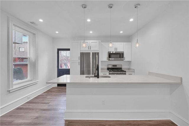 3219 Kennett Sq, Oakland, PA 15213