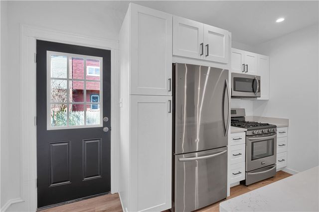 3219 Kennett Sq, Oakland, PA 15213