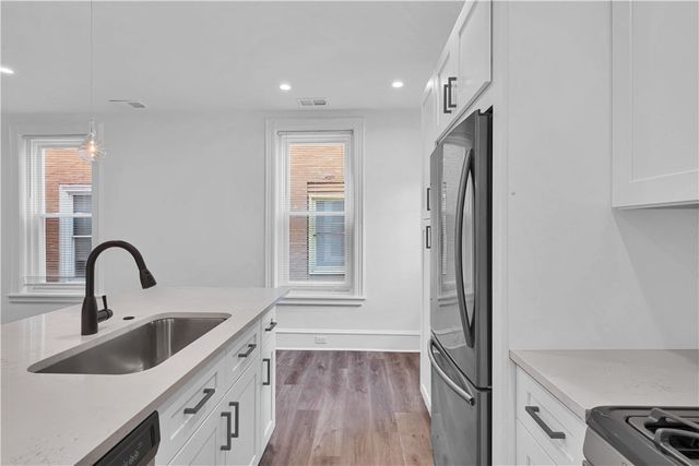 3219 Kennett Sq, Oakland, PA 15213