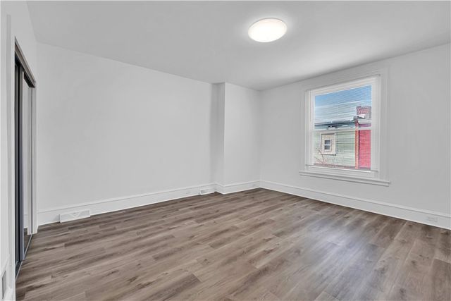 3219 Kennett Sq, Oakland, PA 15213