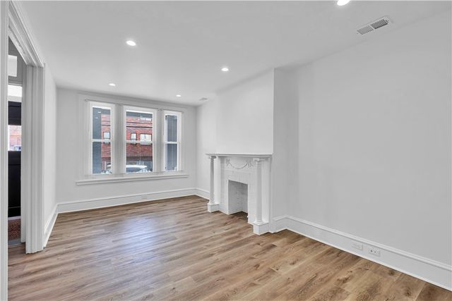 3219 Kennett Sq, Oakland, PA 15213