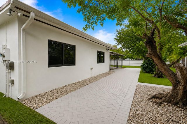 9161 SW 181st Terrace, Palmetto Bay, FL 33157
