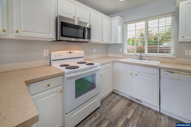 332 Crystal Springs Ln N, Keizer, OR 97303