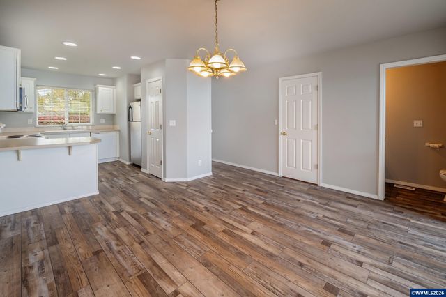 332 Crystal Springs Ln N, Keizer, OR 97303
