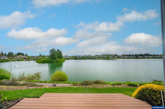 332 Crystal Springs Ln N, Keizer, OR 97303