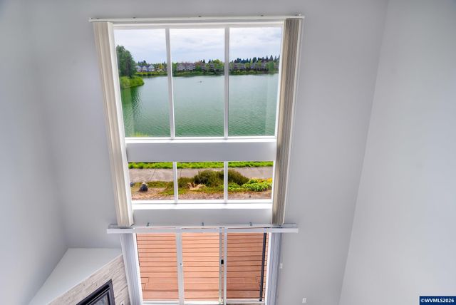 332 Crystal Springs Ln N, Keizer, OR 97303