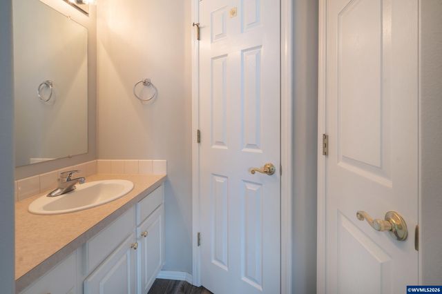 332 Crystal Springs Ln N, Keizer, OR 97303