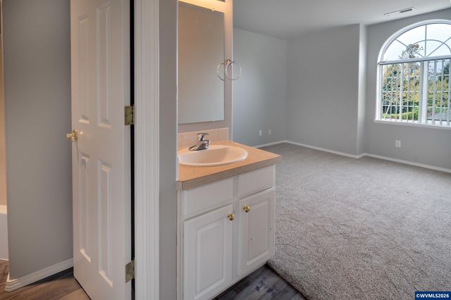 332 Crystal Springs Ln N, Keizer, OR 97303