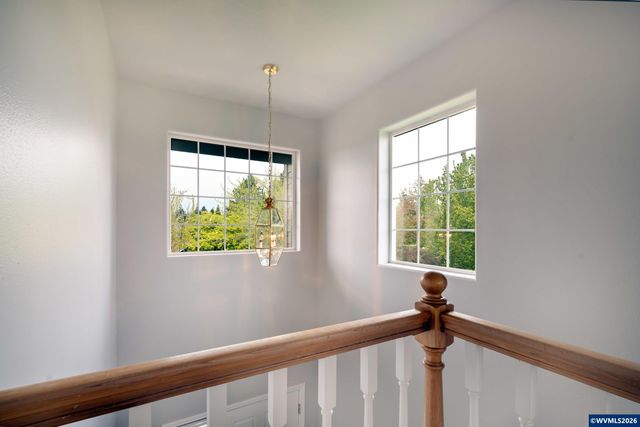 332 Crystal Springs Ln N, Keizer, OR 97303