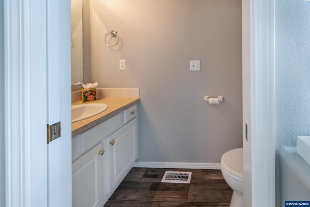 332 Crystal Springs Ln N, Keizer, OR 97303