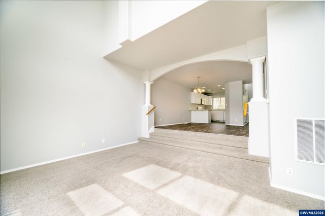 332 Crystal Springs Ln N, Keizer, OR 97303
