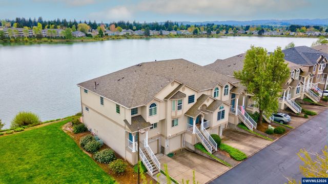 332 Crystal Springs Ln N, Keizer, OR 97303