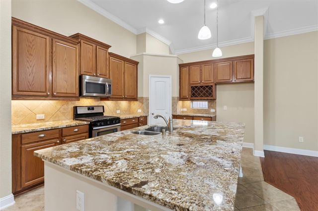 1219 Lazy Springs Lane, Pearland, TX 77581