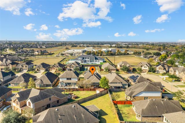 1219 Lazy Springs Lane, Pearland, TX 77581