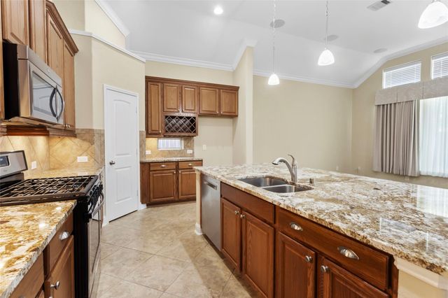 1219 Lazy Springs Lane, Pearland, TX 77581