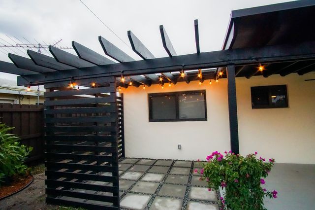 4680 NE 5th Avenue, Oakland Park, FL 33334