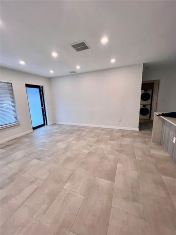 4680 NE 5th Avenue, Oakland Park, FL 33334