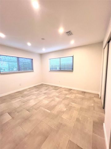 4680 NE 5th Avenue, Oakland Park, FL 33334