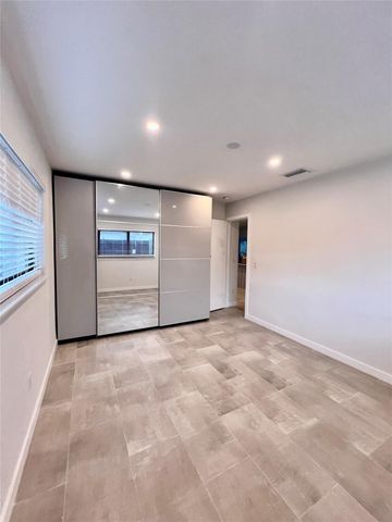 4680 NE 5th Avenue, Oakland Park, FL 33334