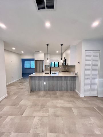 4680 NE 5th Avenue, Oakland Park, FL 33334