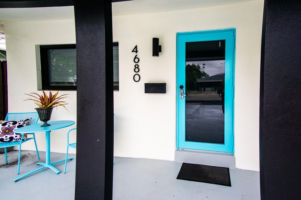 4680 NE 5th Avenue, Oakland Park, FL 33334
