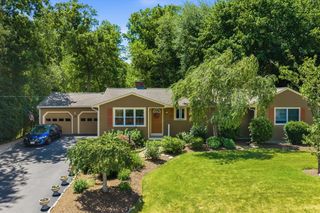 35 May Ave, Raynham, MA 02767