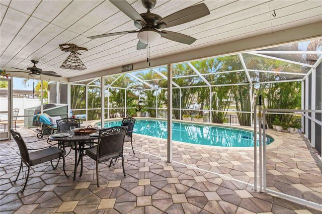 1004 SPINDLE PALM WAY, Apollo Beach, FL 33572