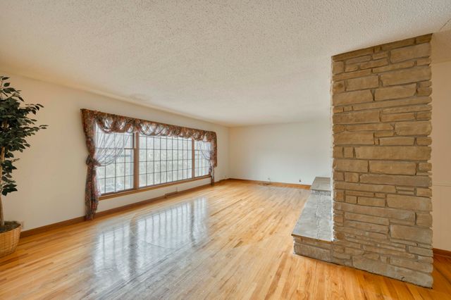 4152 E Cherry Crest Lane, Springfield, MO 65809