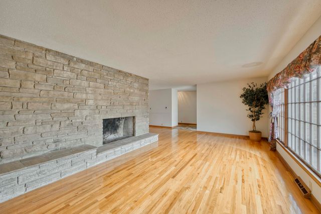 4152 E Cherry Crest Lane, Springfield, MO 65809