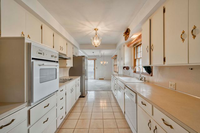 4152 E Cherry Crest Lane, Springfield, MO 65809