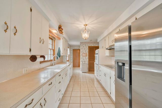 4152 E Cherry Crest Lane, Springfield, MO 65809