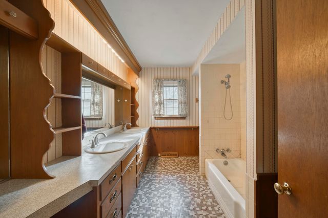 4152 E Cherry Crest Lane, Springfield, MO 65809