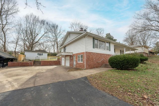 4152 E Cherry Crest Lane, Springfield, MO 65809