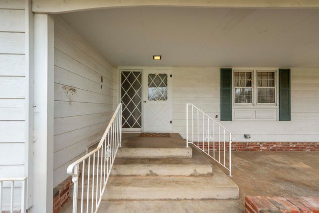 4152 E Cherry Crest Lane, Springfield, MO 65809