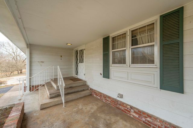 4152 E Cherry Crest Lane, Springfield, MO 65809