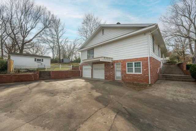 4152 E Cherry Crest Lane, Springfield, MO 65809