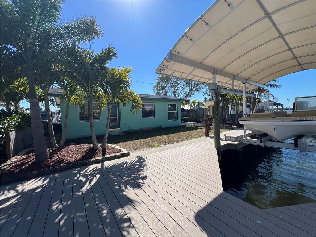 Image 2 of property listing at 2650 COCO PLUM DRIVE, Matlacha, FL 33993