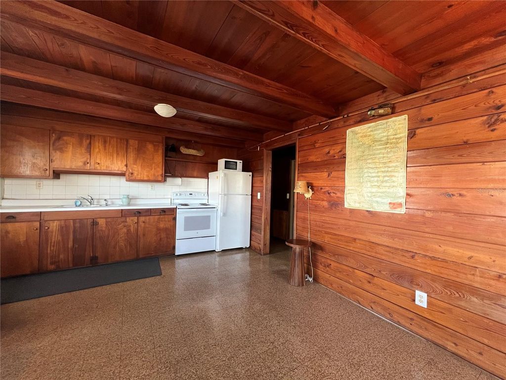 Image 13 of property listing at 2650 COCO PLUM DRIVE, Matlacha, FL 33993