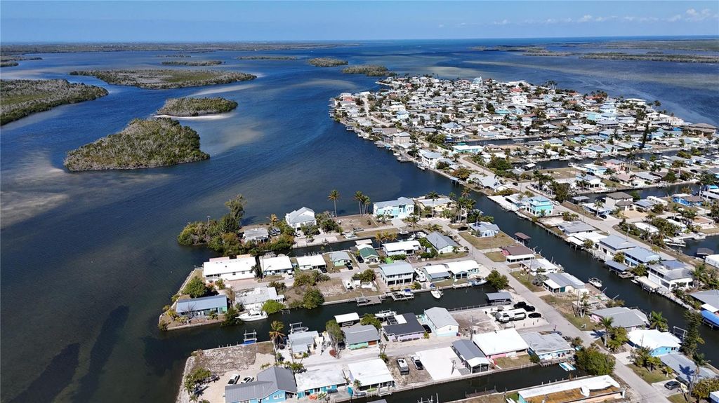 Image 24 of property listing at 2650 COCO PLUM DRIVE, Matlacha, FL 33993