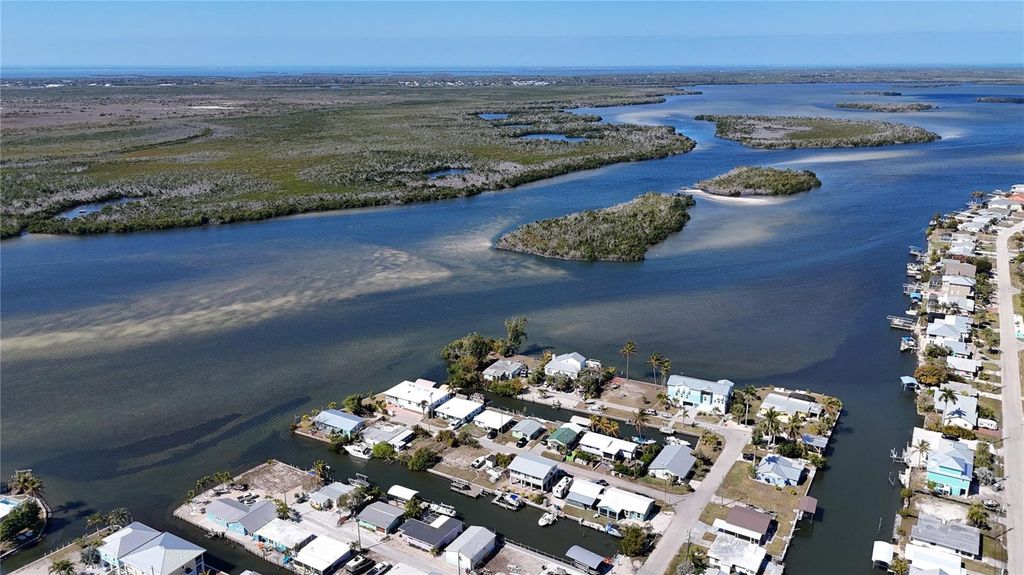 Image 26 of property listing at 2650 COCO PLUM DRIVE, Matlacha, FL 33993