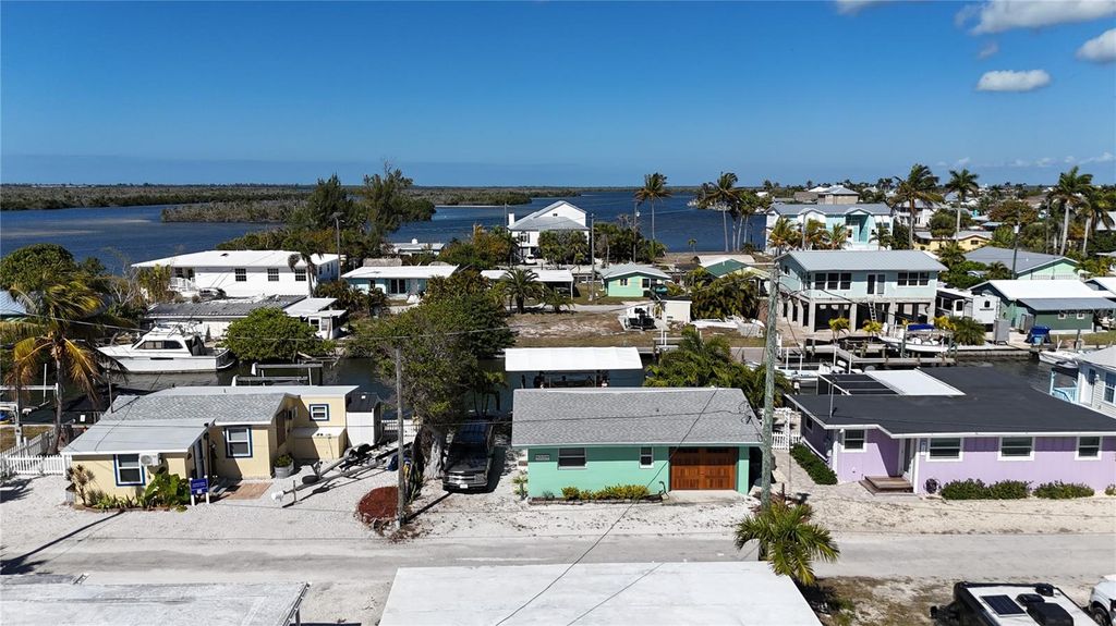 Image 31 of property listing at 2650 COCO PLUM DRIVE, Matlacha, FL 33993