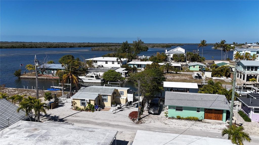 Image 32 of property listing at 2650 COCO PLUM DRIVE, Matlacha, FL 33993