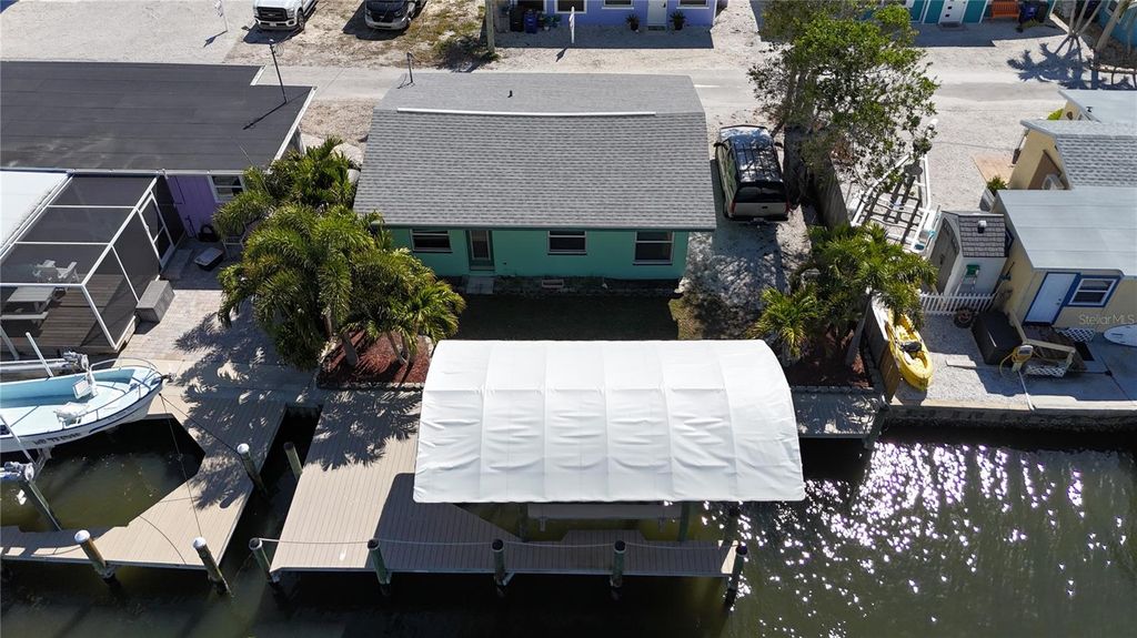 Image 35 of property listing at 2650 COCO PLUM DRIVE, Matlacha, FL 33993