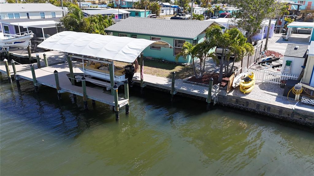 Image 38 of property listing at 2650 COCO PLUM DRIVE, Matlacha, FL 33993