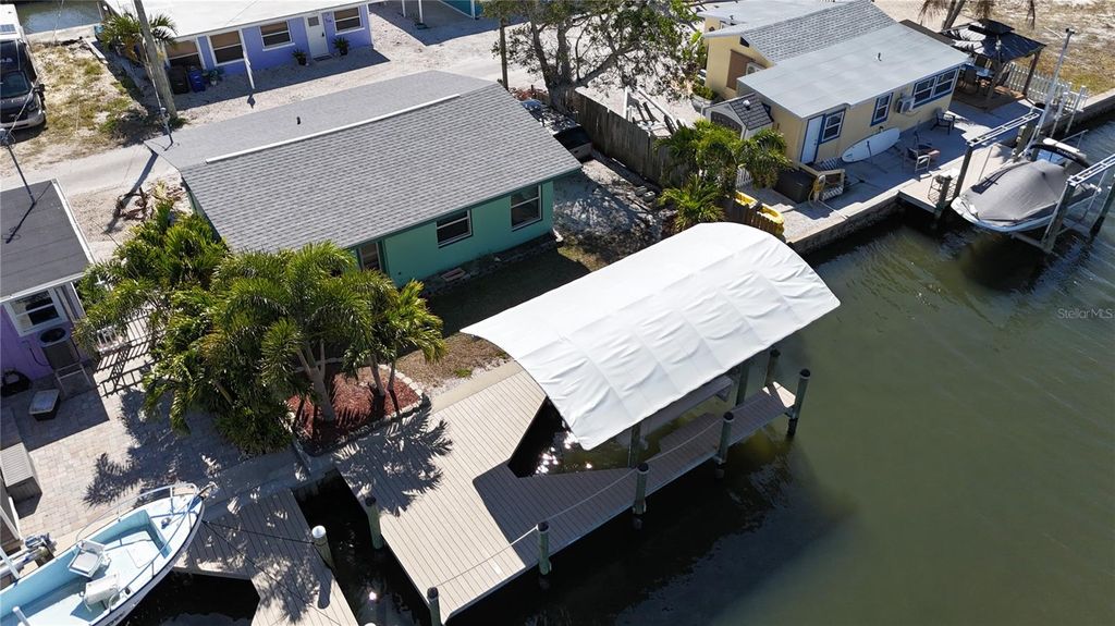 Image 9 of property listing at 2650 COCO PLUM DRIVE, Matlacha, FL 33993