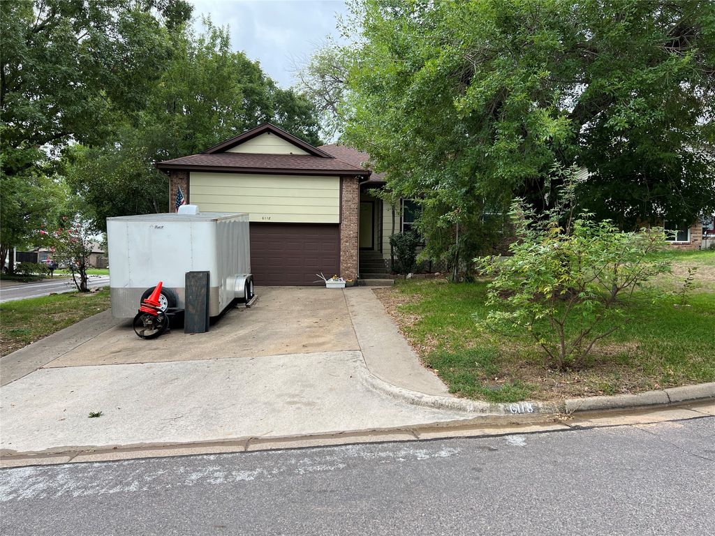6118 Farmingdale Drive, Arlington, TX 76001 — exterior