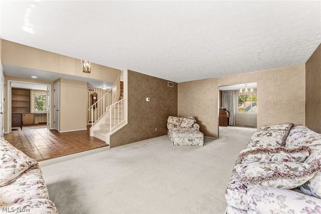 18101 Fern Canyon Drive, Strongsville, OH 44136