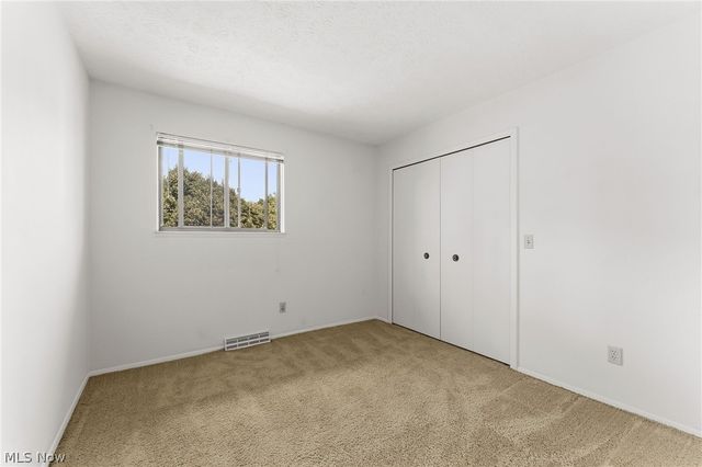 18101 Fern Canyon Drive, Strongsville, OH 44136