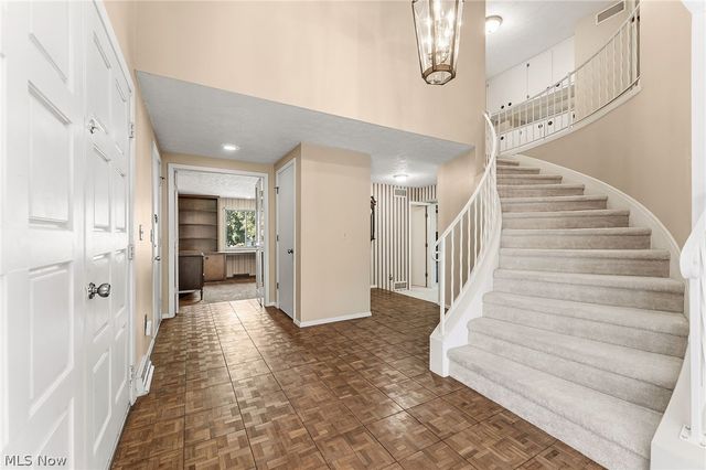 18101 Fern Canyon Drive, Strongsville, OH 44136