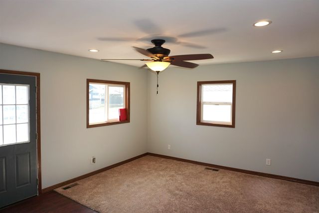 1215 3rd Avenue, Ackley, IA 50601